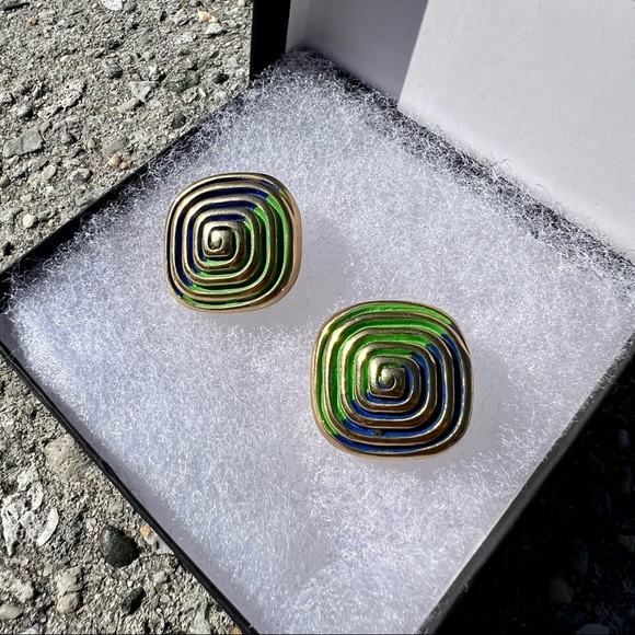 Vintage Funky 70s 80s Art Deco Two-tone Enamel Gold Spiral Clip Earrings - Picture 7 of 11